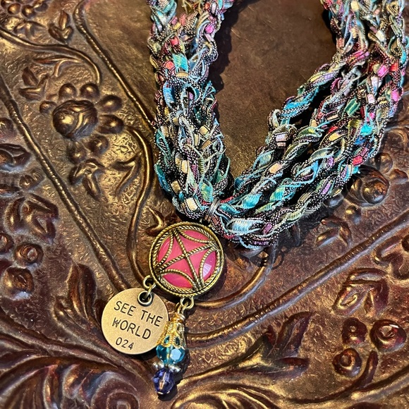 Handmade Bohemian Trellis Yarn Charm Pendant Necklace - Picture 7 of 12